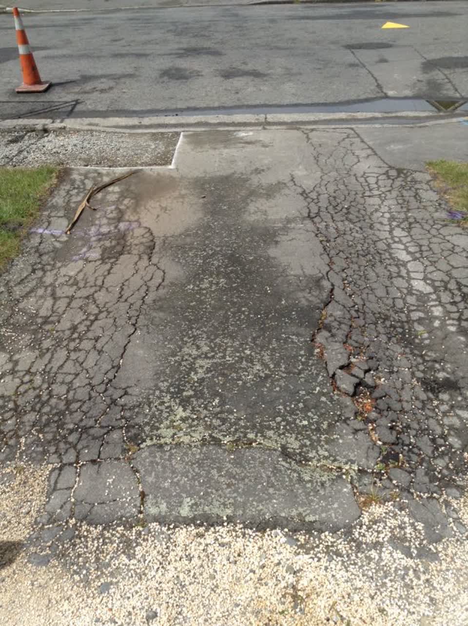 The photograph attached to this roading/streets report