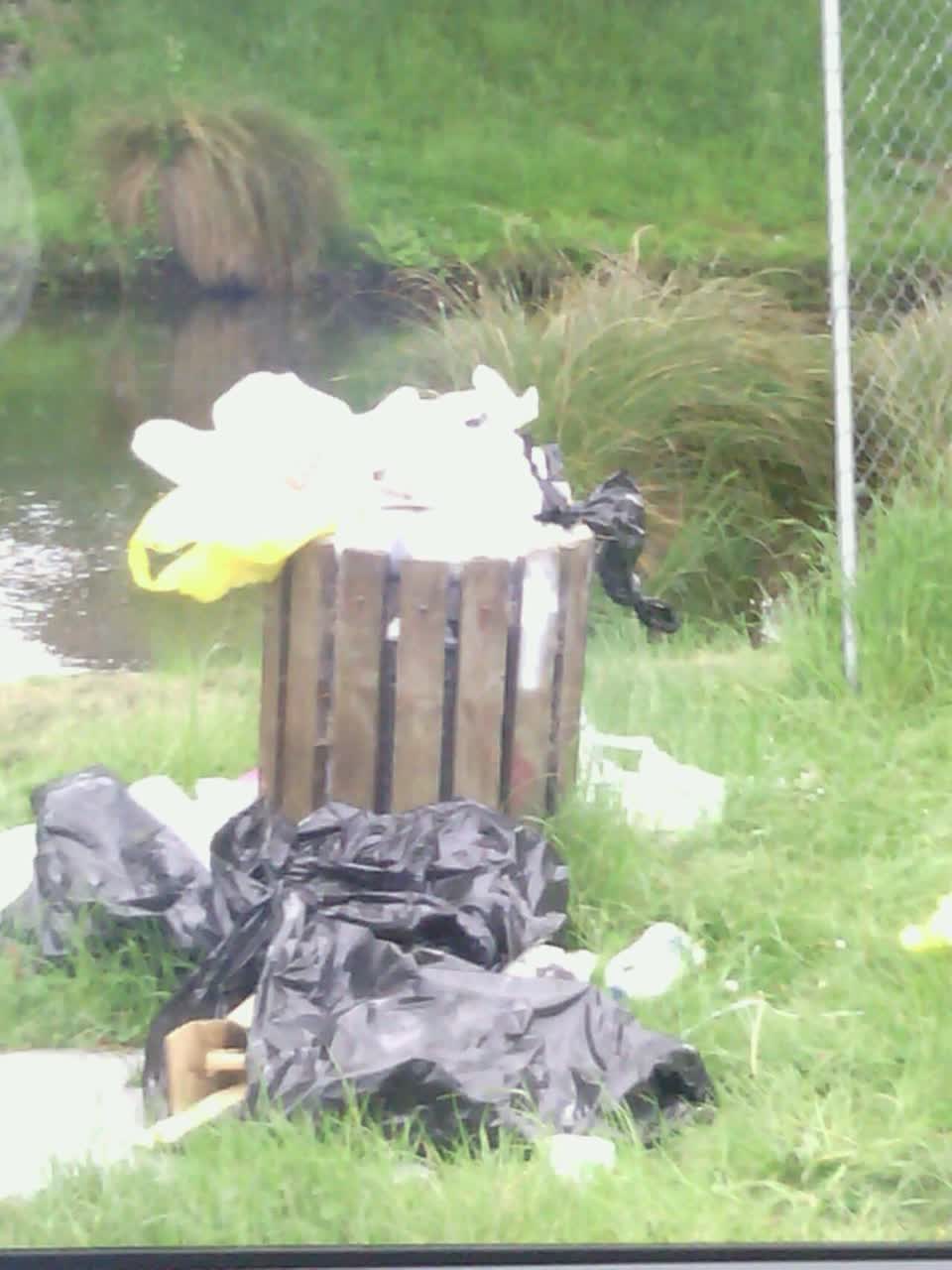 The photograph attached to this rubbish/recycling report