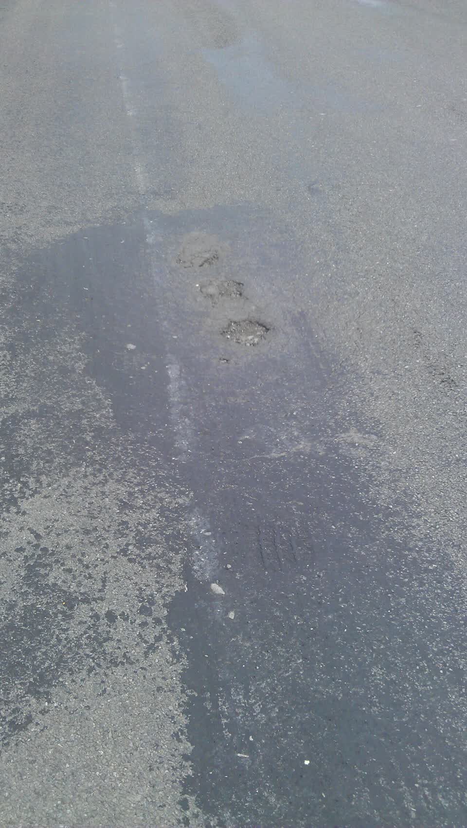 The photograph attached to this roading/streets report