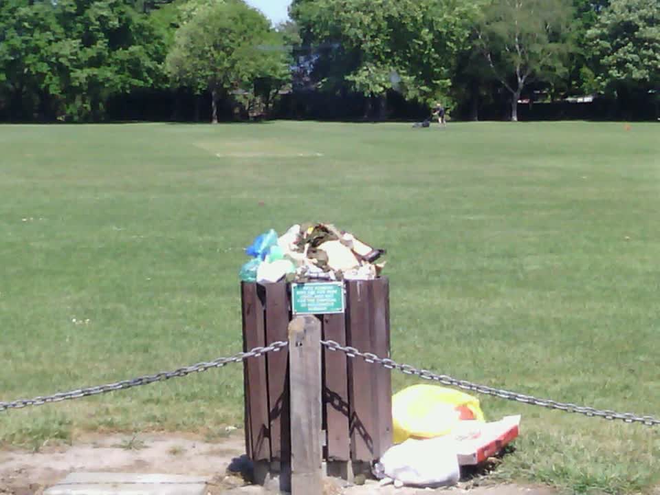 The photograph attached to this rubbish/recycling report