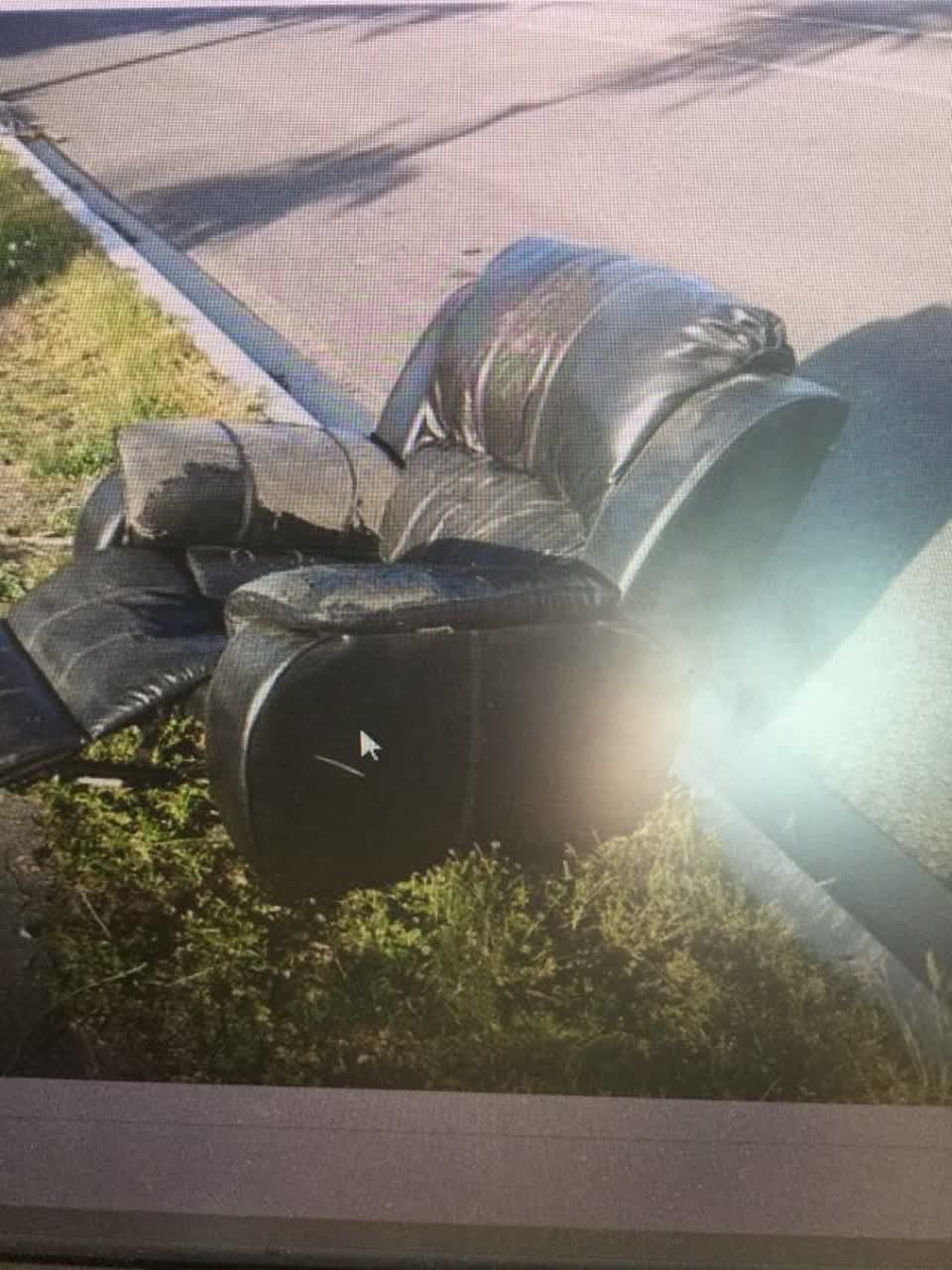 The photograph attached to this rubbish/recycling report