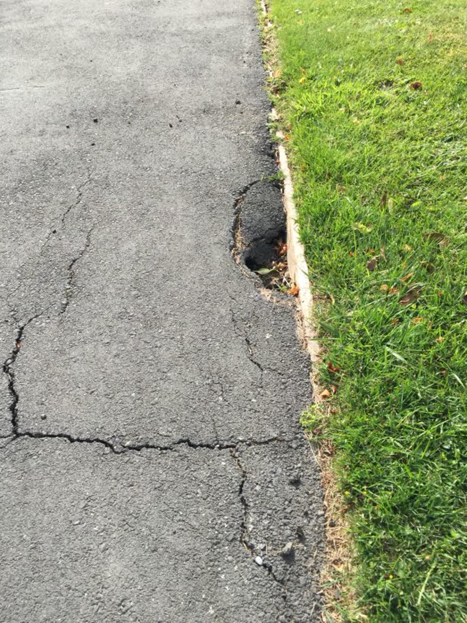 The photograph attached to this roading/streets report