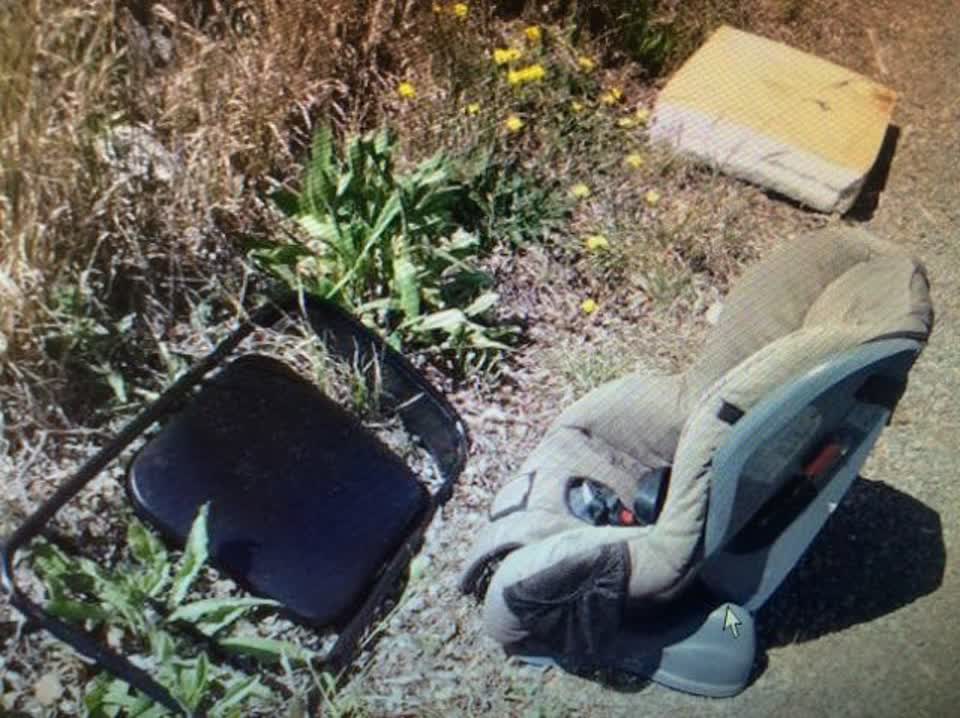 The photograph attached to this rubbish/recycling report