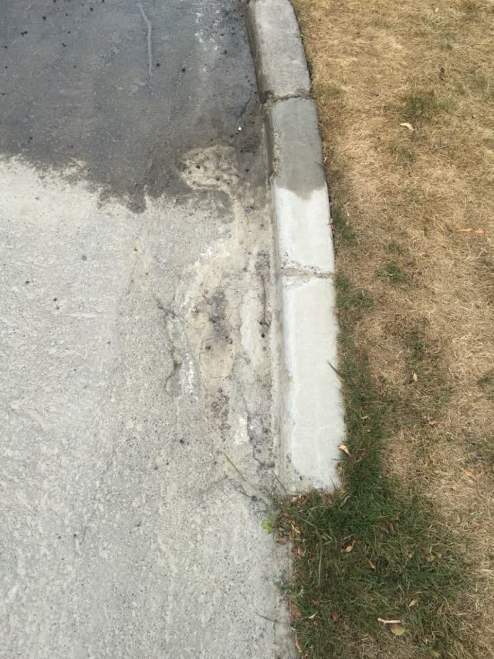 The photograph attached to this roading/streets report