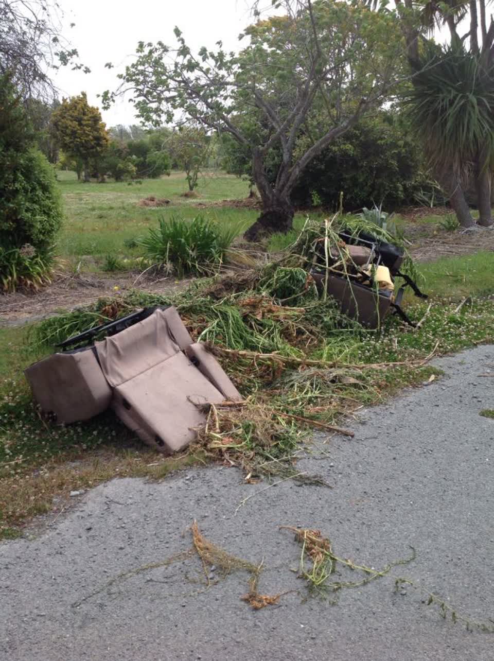 The photograph attached to this rubbish/recycling report