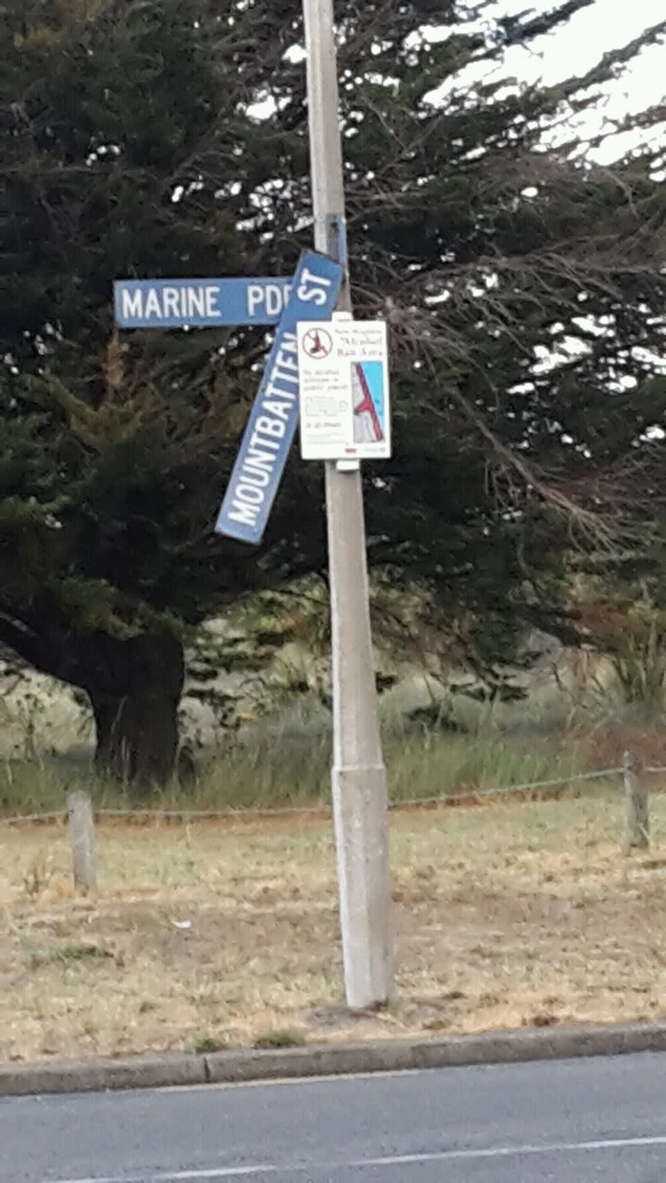 The photograph attached to this roading/streets report