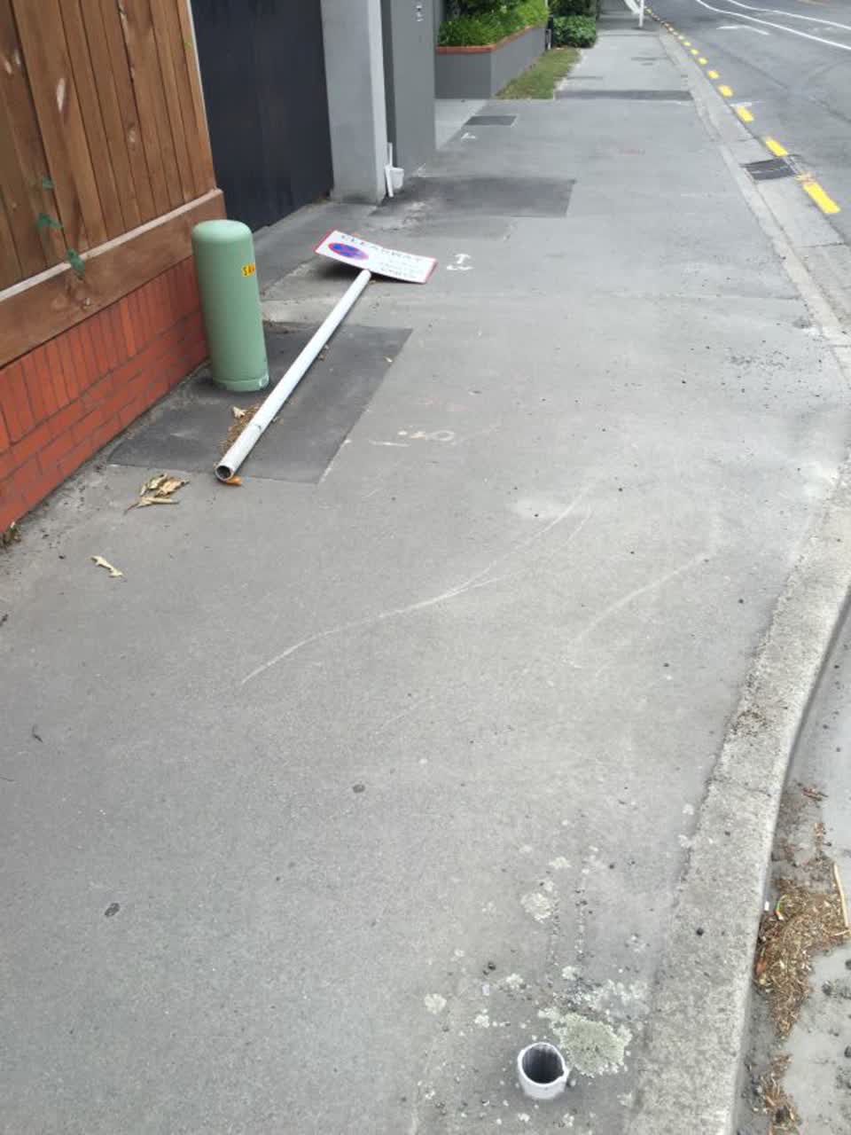 The photograph attached to this roading/streets report