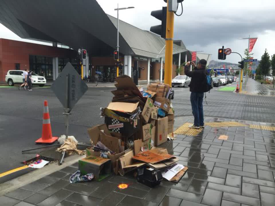 The photograph attached to this rubbish/recycling report