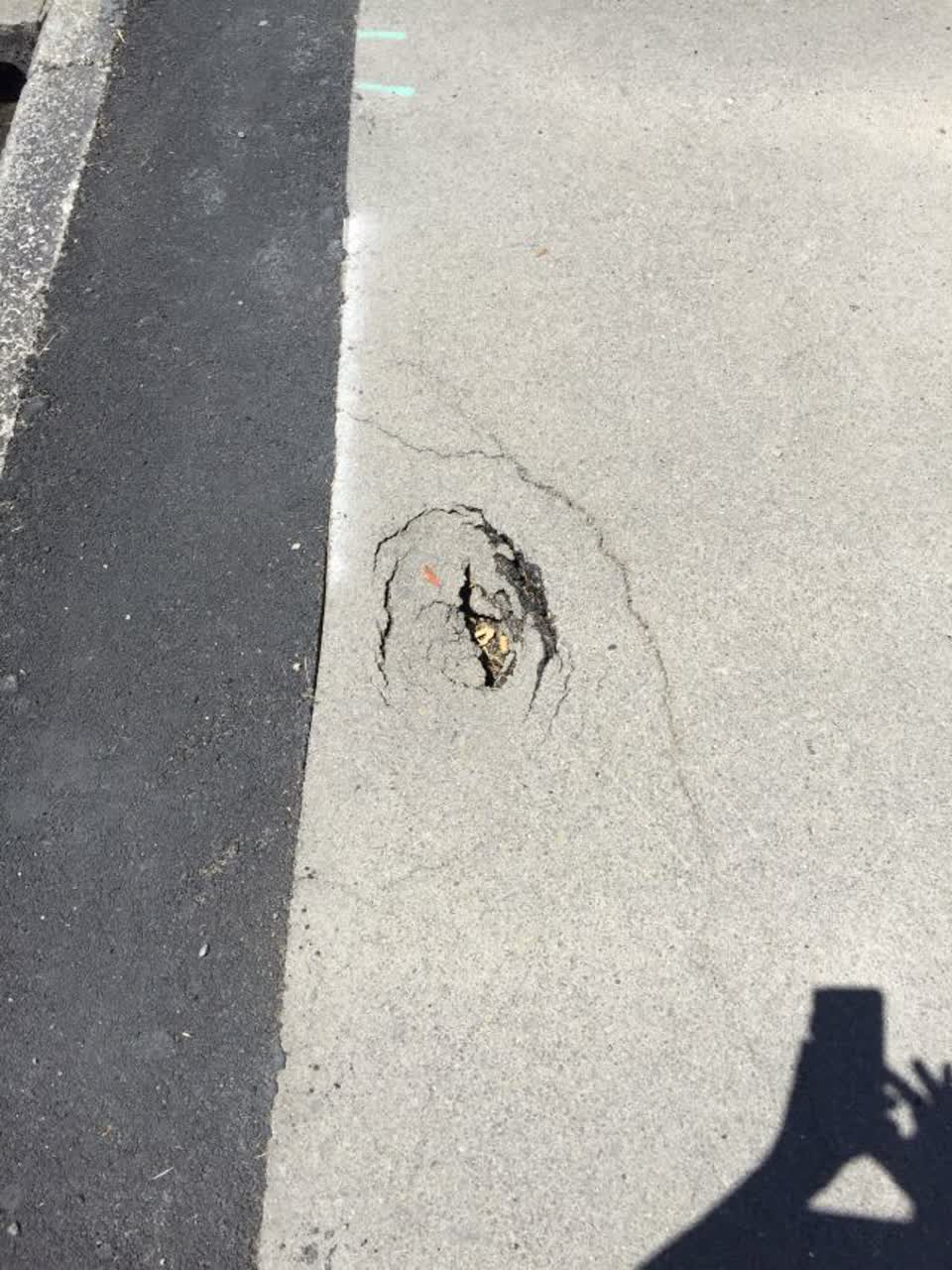 The photograph attached to this roading/streets report