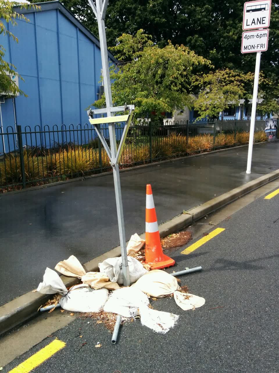 The photograph attached to this roading/streets report