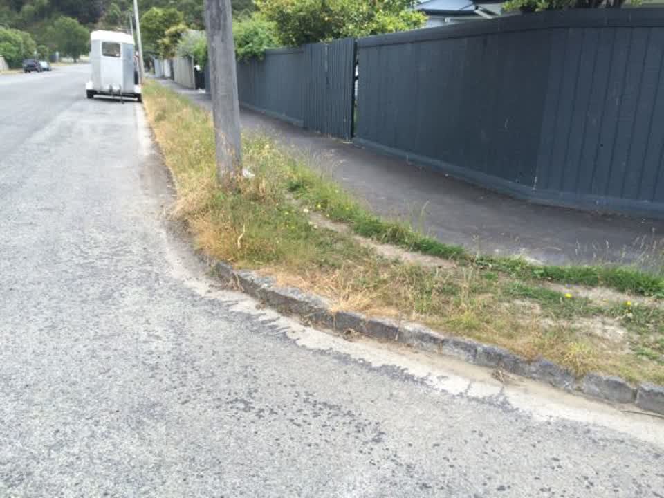 The photograph attached to this roading/streets report