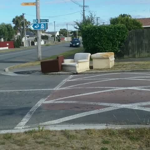 Rubbish/Recycling, a report photo