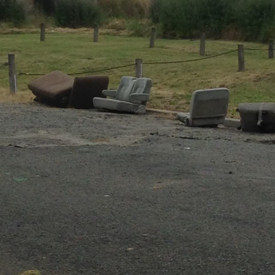 The photograph attached to this rubbish/recycling report