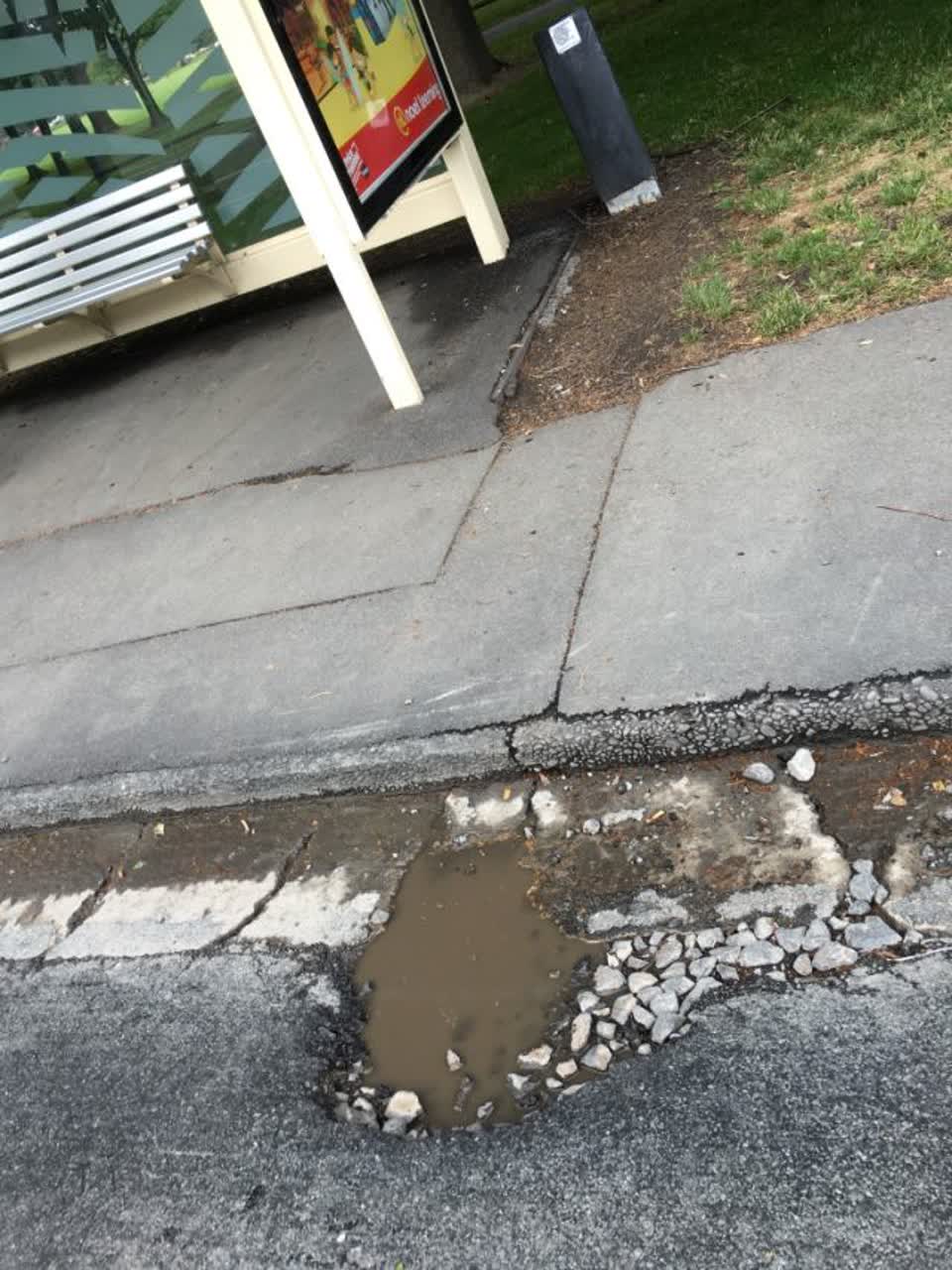 The photograph attached to this roading/streets report