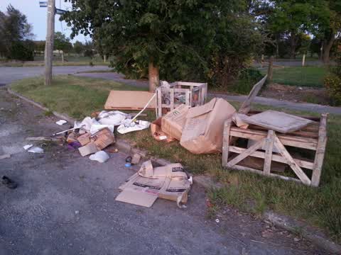 Rubbish/Recycling, a report photo