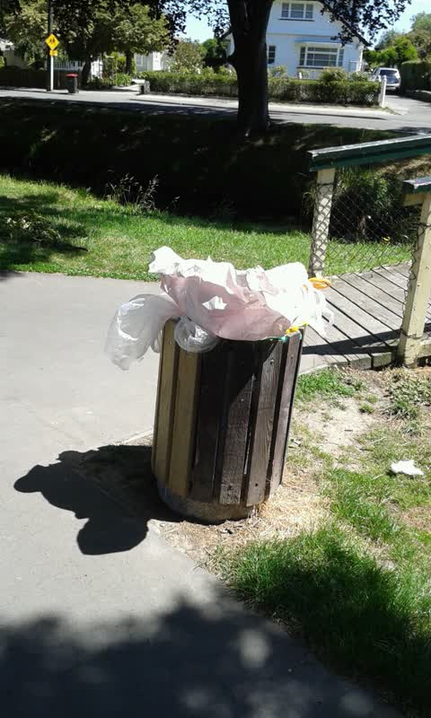 Rubbish/Recycling, a report photo