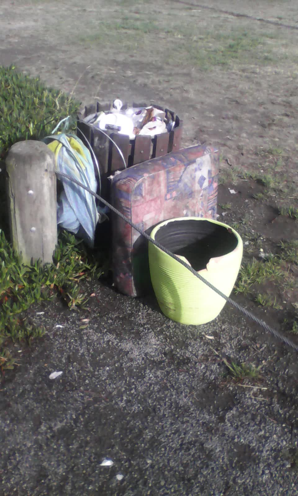 The photograph attached to this rubbish/recycling report