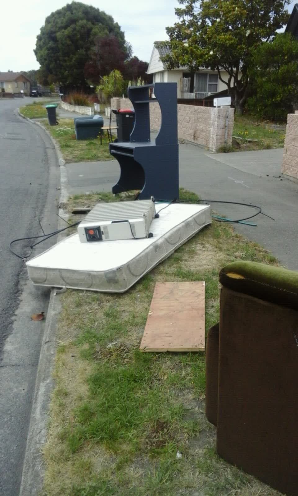 The photograph attached to this rubbish/recycling report