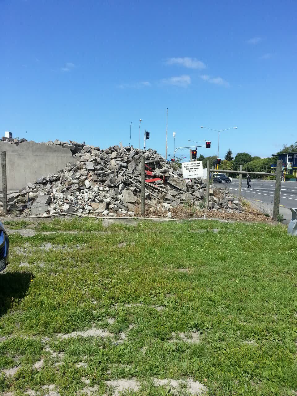 The photograph attached to this roading/streets report