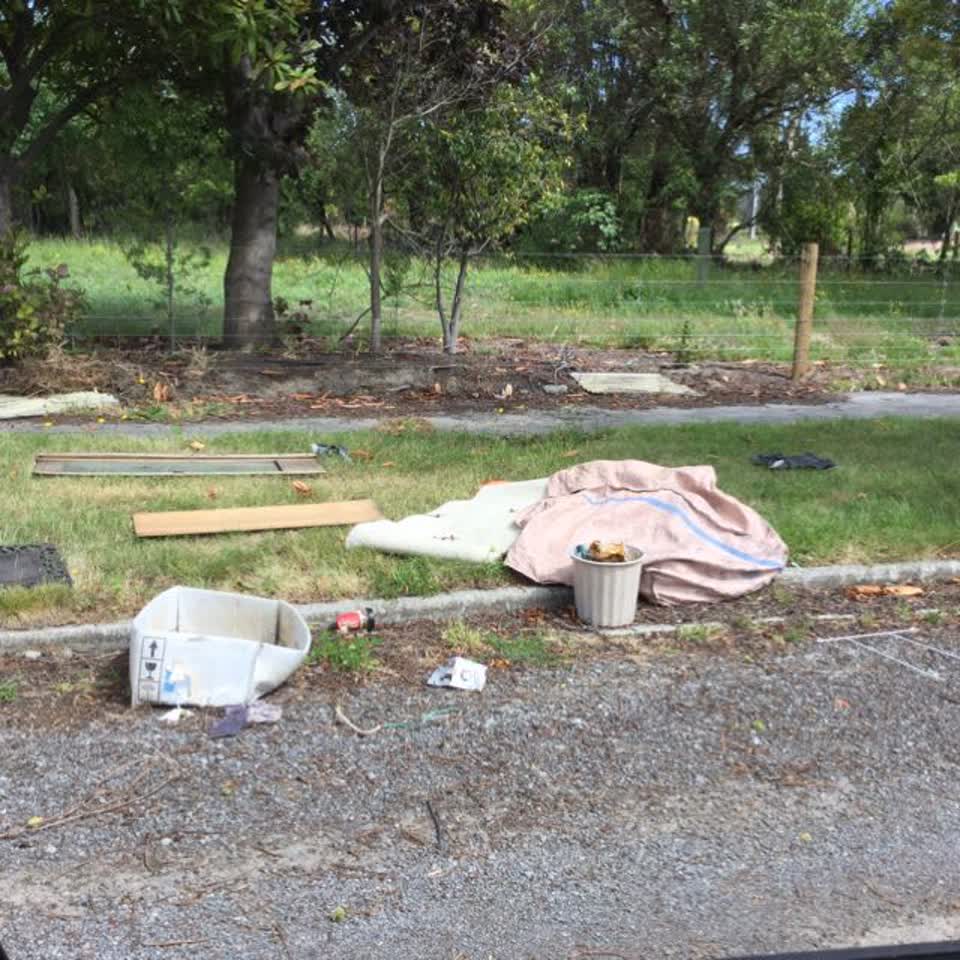 The photograph attached to this rubbish/recycling report