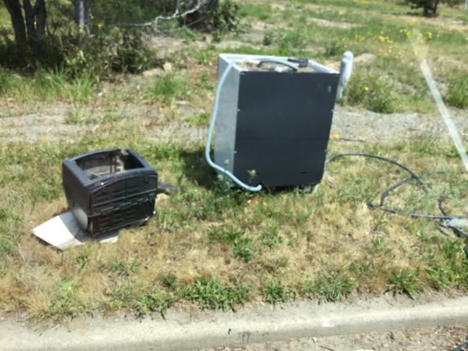 The photograph attached to this rubbish/recycling report