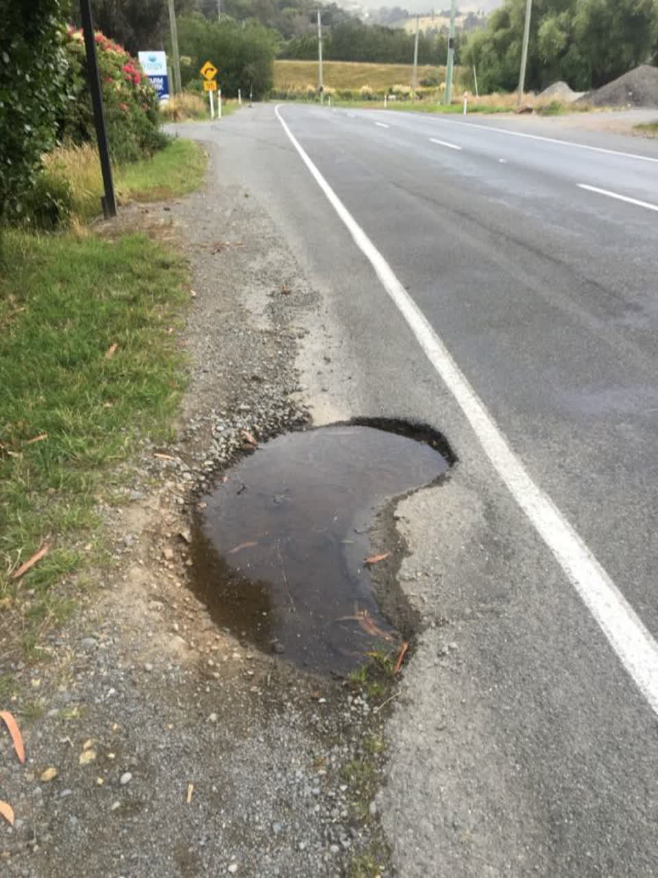 The photograph attached to this roading/streets report