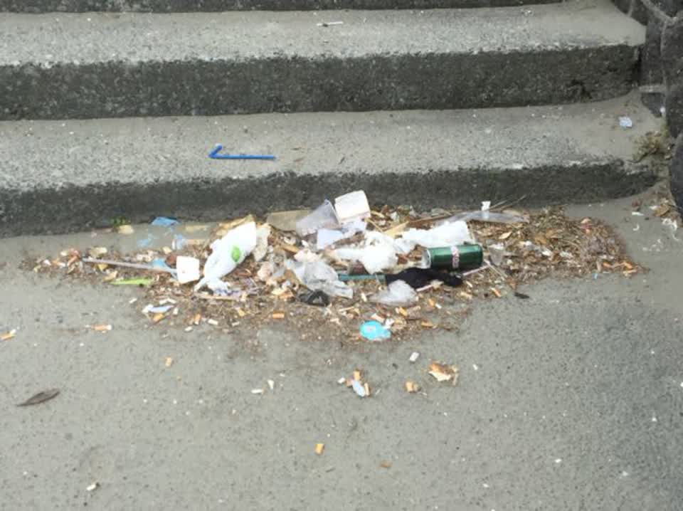 The photograph attached to this rubbish/recycling report