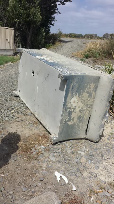 Rubbish/Recycling, a report photo