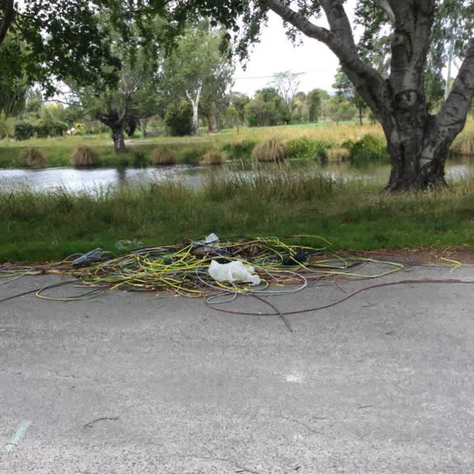 The photograph attached to this rubbish/recycling report
