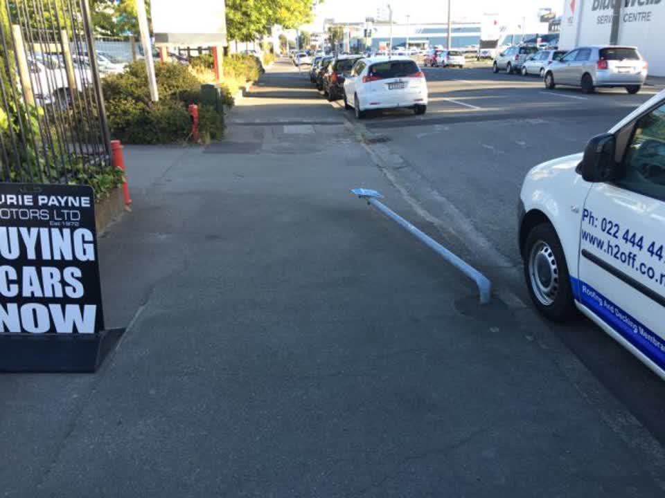 The photograph attached to this roading/streets report