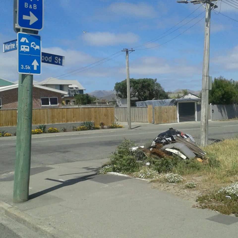 The photograph attached to this rubbish/recycling report