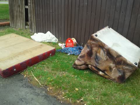 Rubbish/Recycling, a report photo