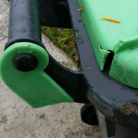 Rubbish/Recycling, a report photo