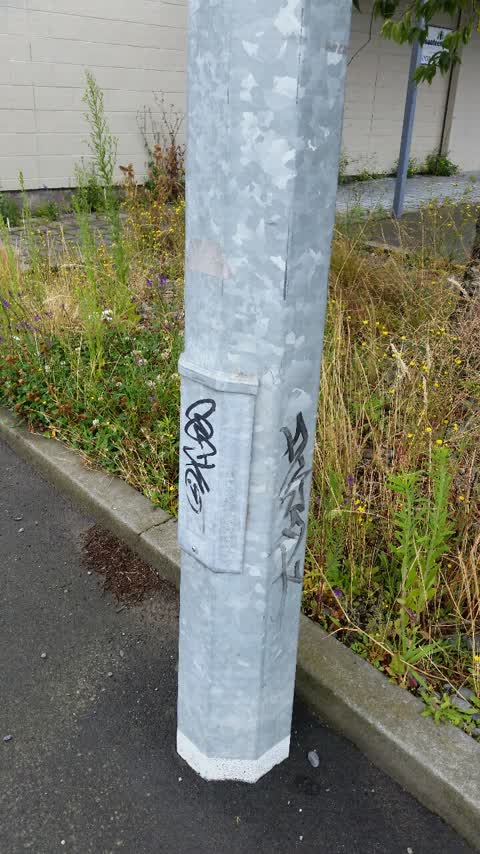 Graffiti, a report photo
