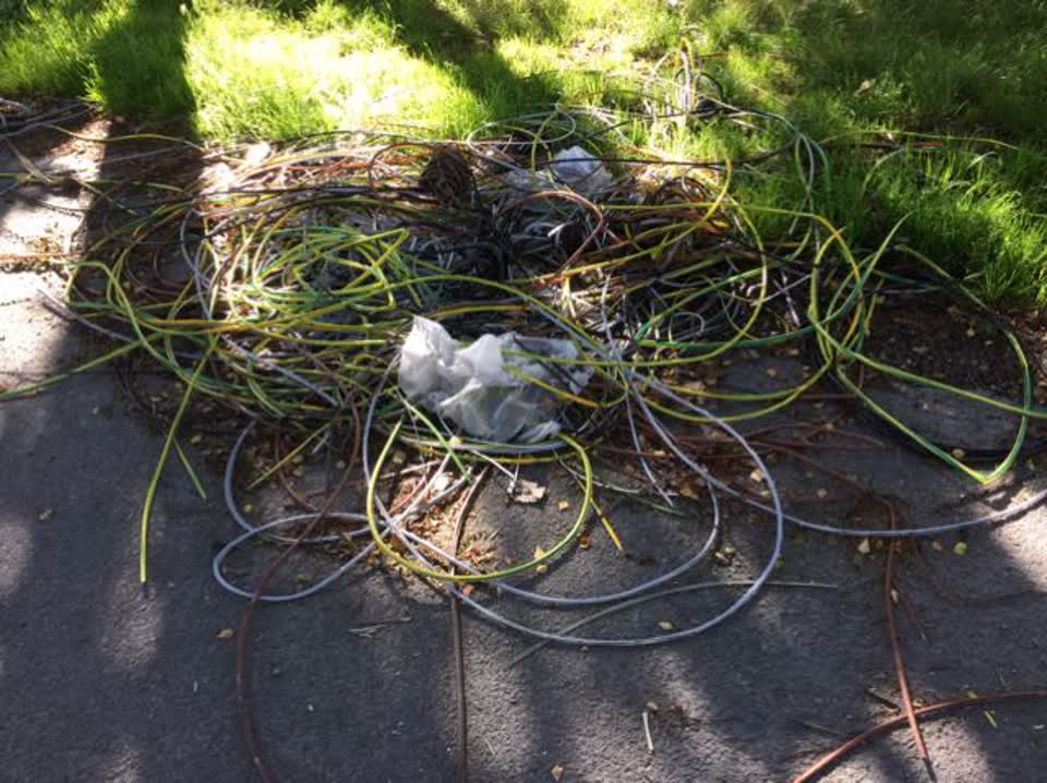 The photograph attached to this rubbish/recycling report