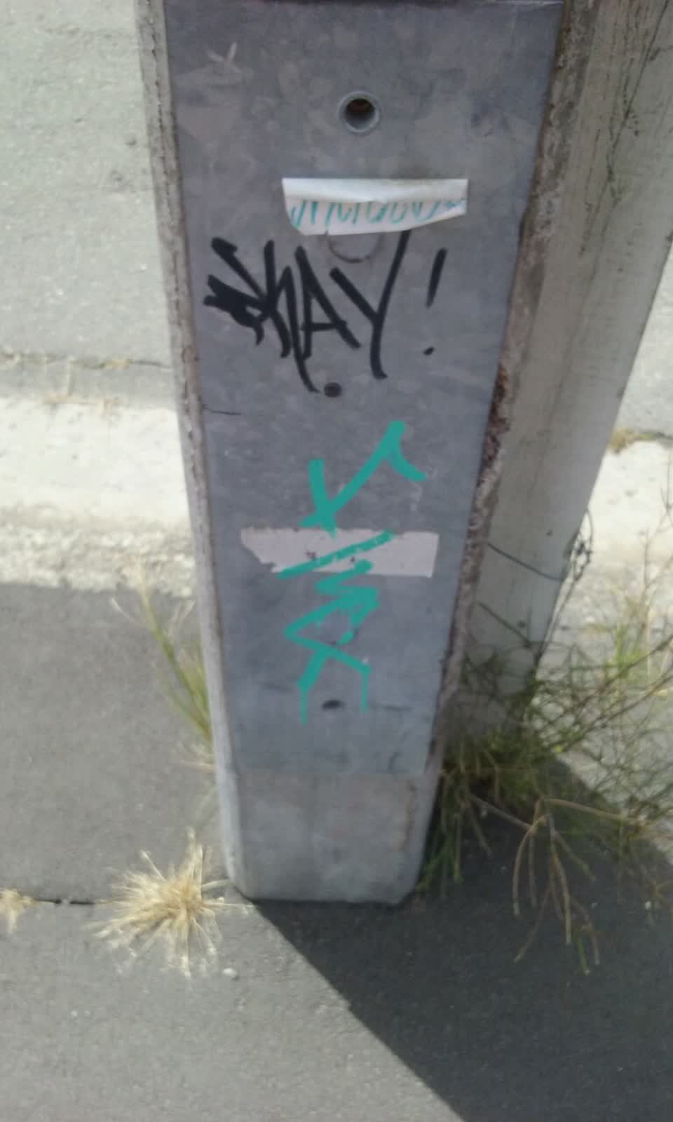 The photograph attached to this graffiti report
