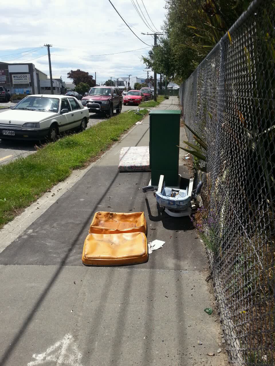 The photograph attached to this rubbish/recycling report