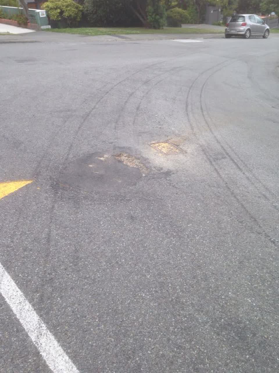 The photograph attached to this roading/streets report