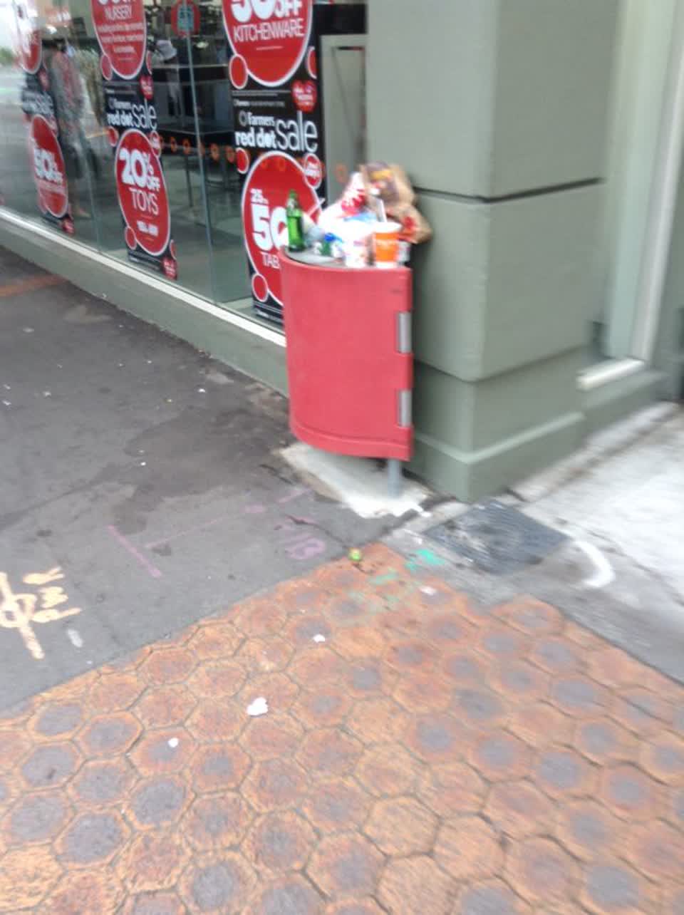 The photograph attached to this rubbish/recycling report