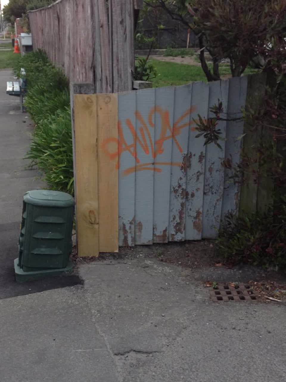 The photograph attached to this graffiti report