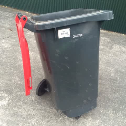 Rubbish/Recycling, a report photo