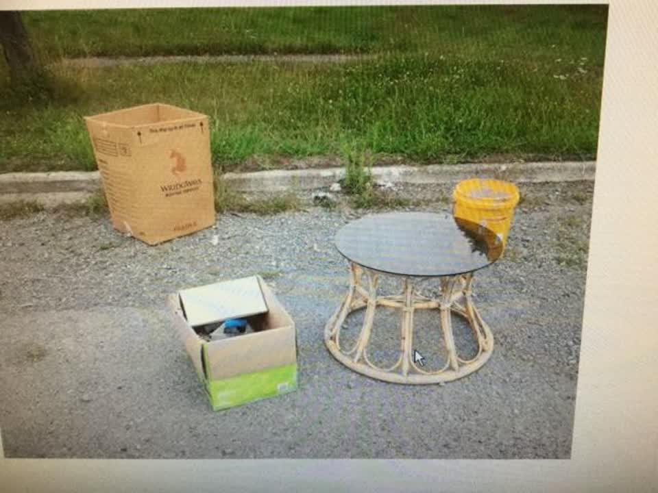 The photograph attached to this rubbish/recycling report