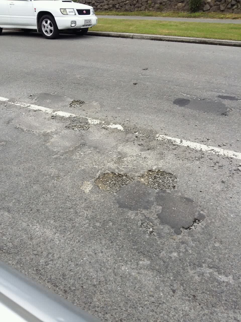 The photograph attached to this roading/streets report