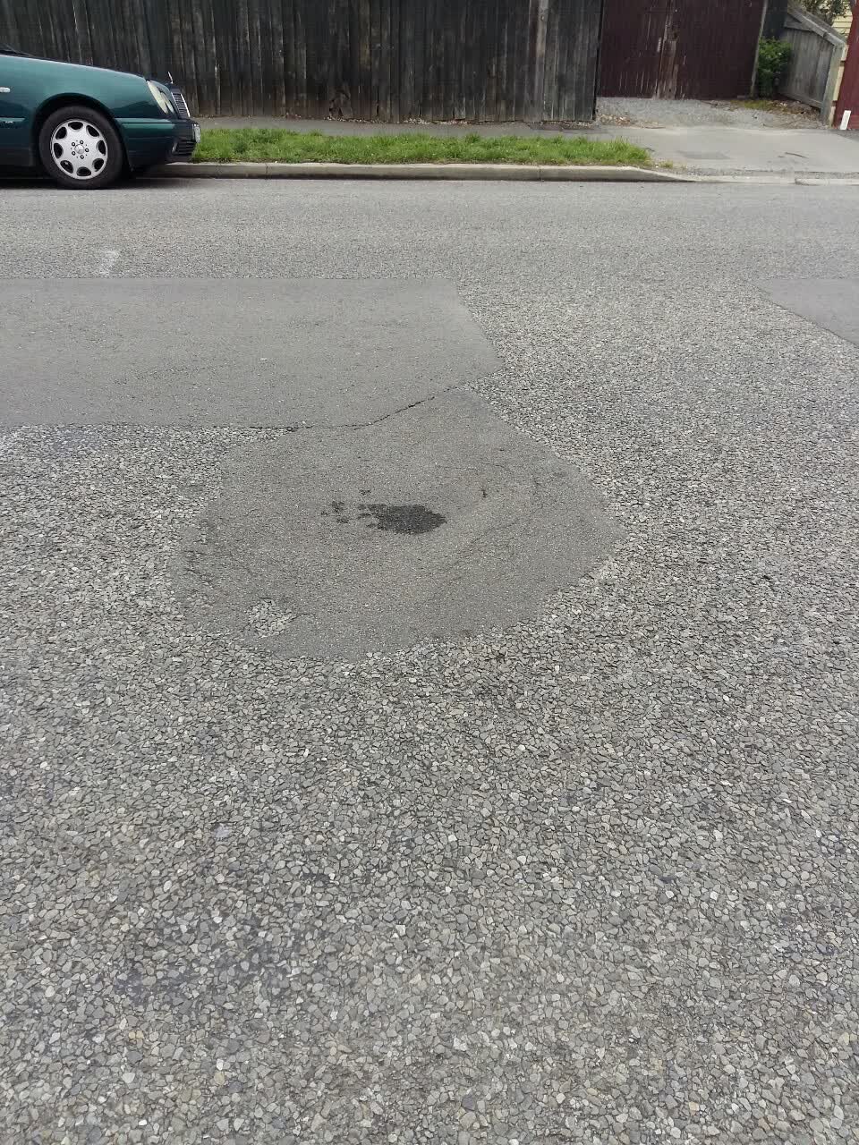 The photograph attached to this roading/streets report