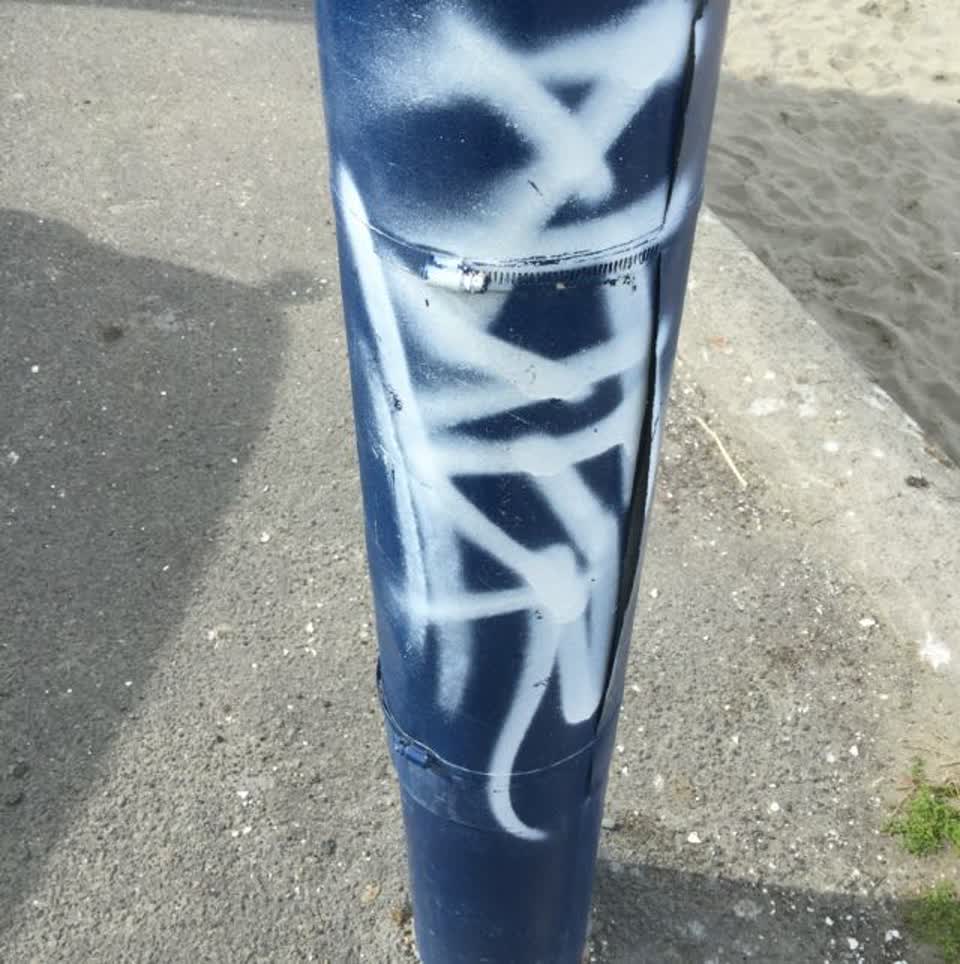 The photograph attached to this graffiti report