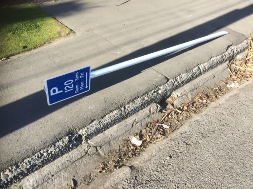 The photograph attached to this roading/streets report
