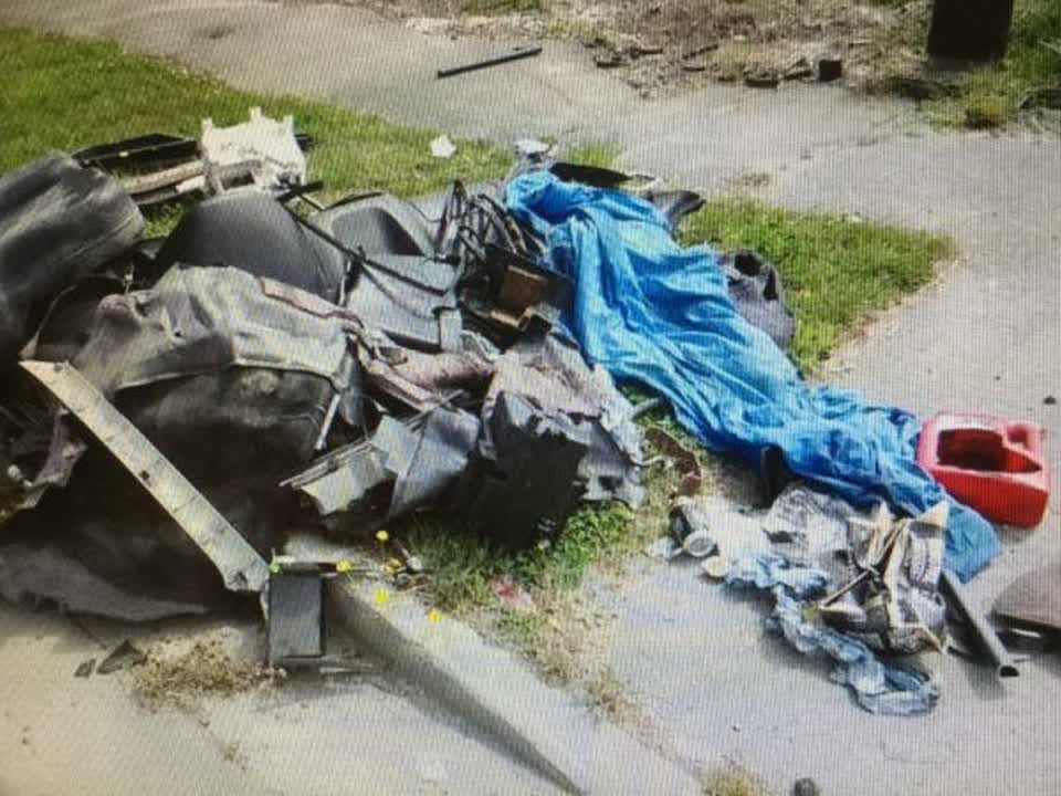 The photograph attached to this rubbish/recycling report