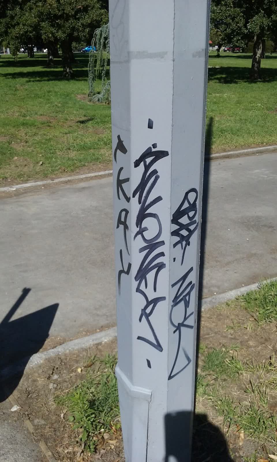 The photograph attached to this graffiti report