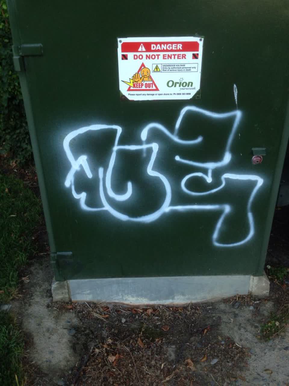 The photograph attached to this graffiti report
