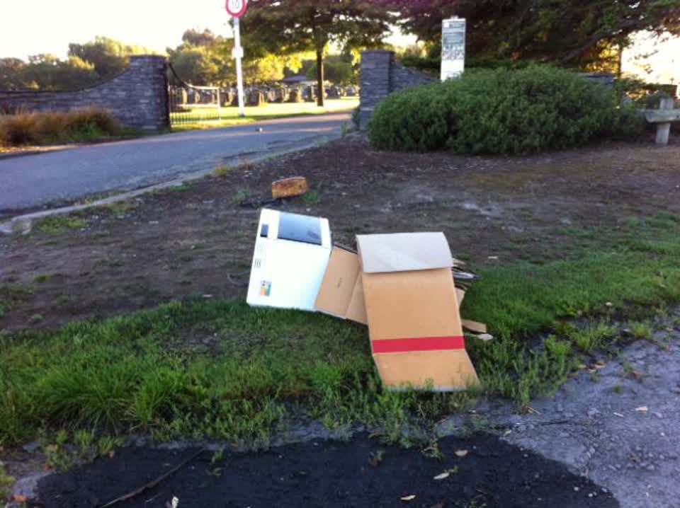The photograph attached to this rubbish/recycling report